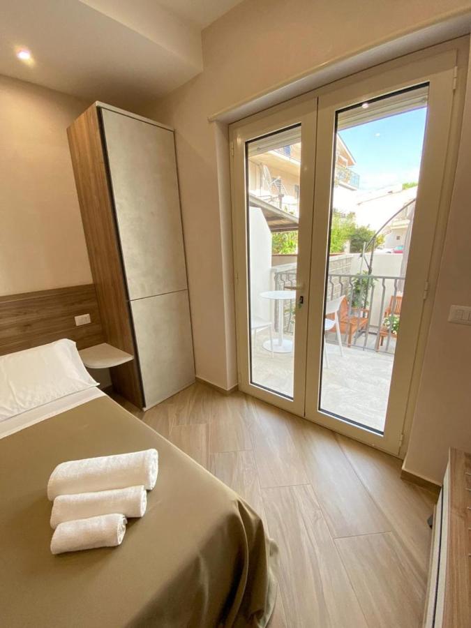 Esperia B&B Oliveri Buitenkant foto